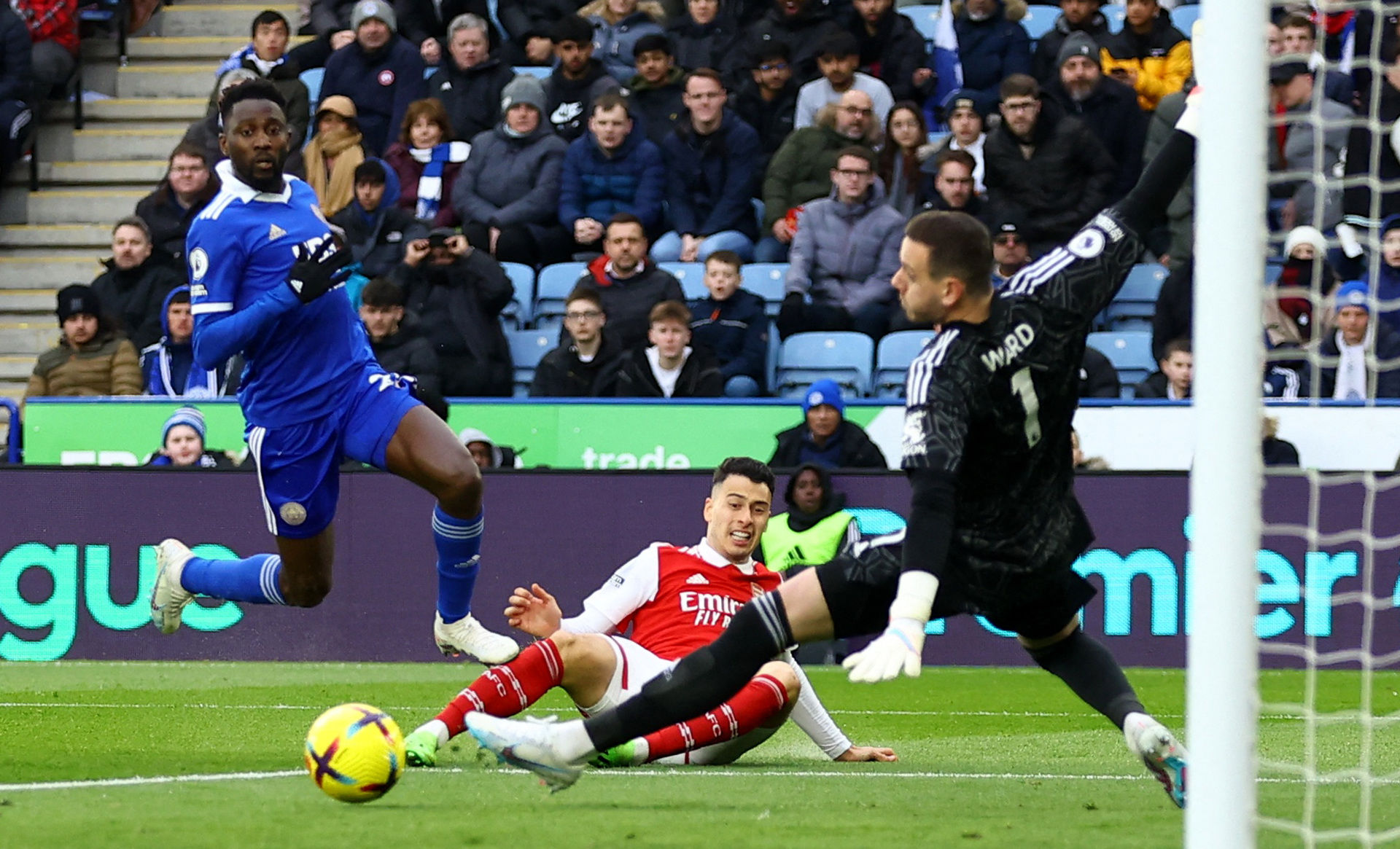 对方的三连 对方的三连